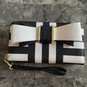 💖Betsy Johnson Wristlet/Wallet